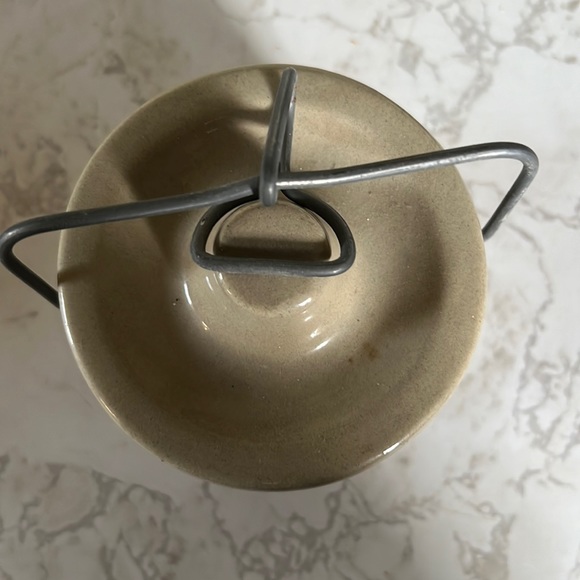 Vintage 70’s Win Schuler Restaurants cheese crock with lid - Picture 5 of 16